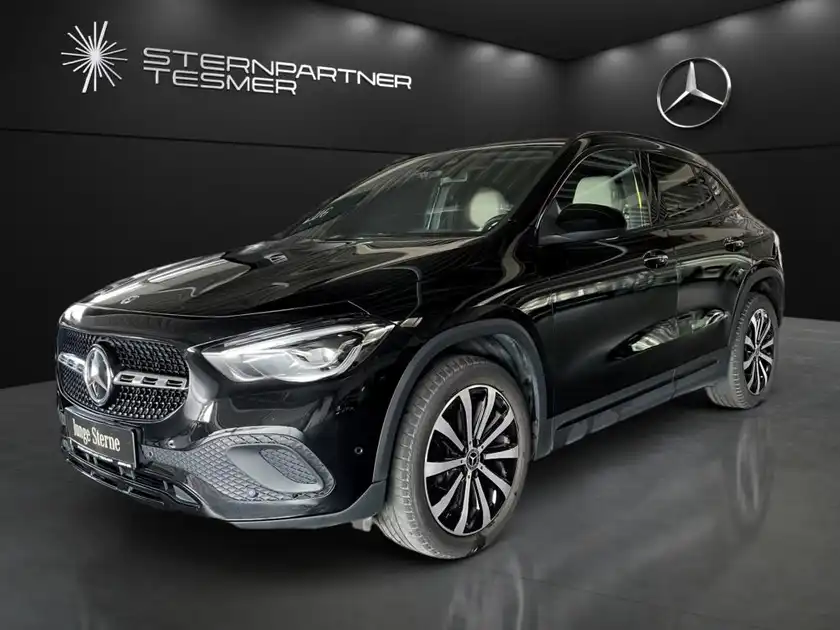 MERCEDES-BENZ GLA 200 D (1/13)