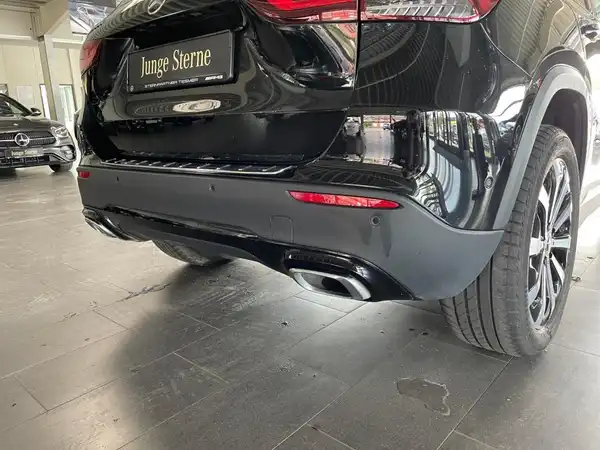 MERCEDES-BENZ GLA 200 D (8/13)