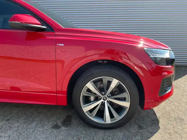 AUDI Q8 (20/20)