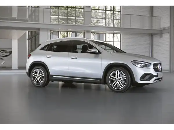 MERCEDES-BENZ GLA 200 D (3/9)