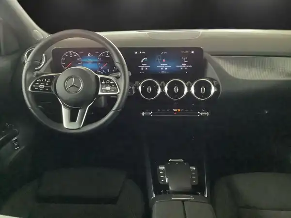 MERCEDES-BENZ GLA 200 (14/18)